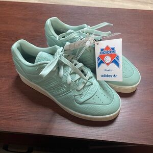NWT Adidas Rivalry Sneakers